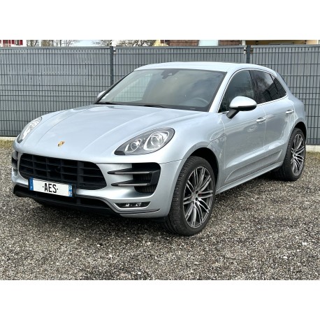 PORSCHE MACAN TURBO